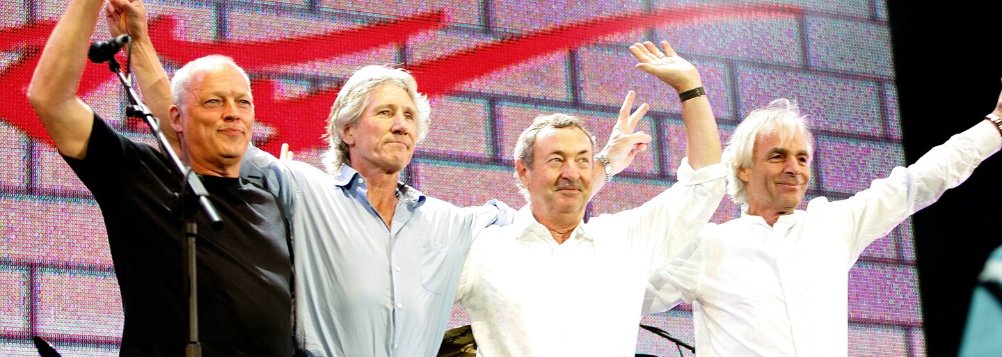 Pink Floyd nahráli po 28 letech novou píseň, chtějí podpořit Ukrajinu. Součástí klipu je i záběr z Česka