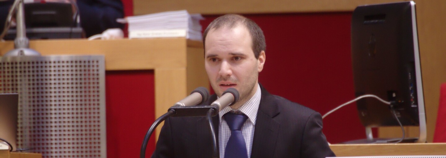 Piráti chtějí v Praze zdražit parkování. Rezidenti by za modré zóny mohli zaplatit dvojnásobek