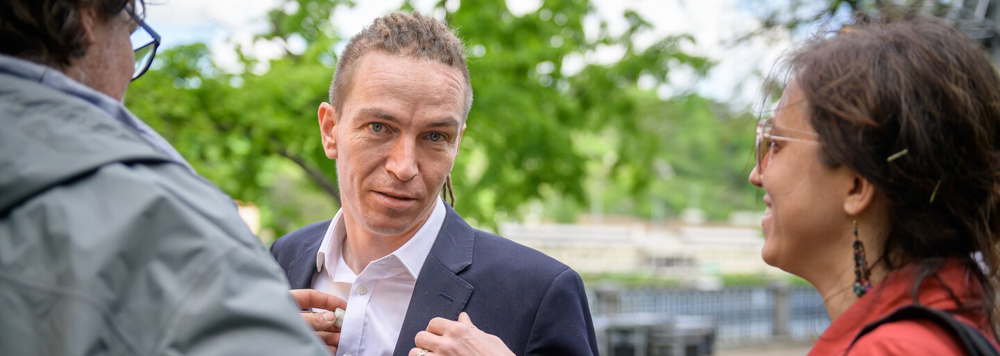 Piráti konec Bartoše v čele strany nechtějí. Ten přijal odpovědnost za volební fiasko