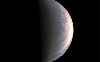 Píší se dějiny! Sonda JUNO se přiblížila k Jupiteru a zhotovila tak první fotografie největší planety sluneční soustavy Píší se dějiny! Sonda JUNO se přiblížila k Jupiteru a zhotovila tak první fotografie největší planety sluneční soustavy