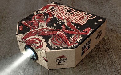 Pizza a filmy v jednom. Unikátní krabice nabízí filmový projektor, který promítá, zatímco ty jíš Pizza a filmy v jednom. Unikátní krabice nabízí filmový projektor, který promítá, zatímco ty jíš