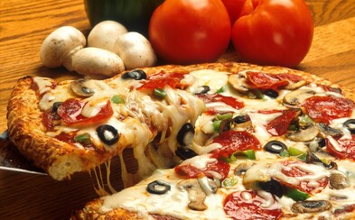 Pizza se právě dostala na seznam UNESCO. Itálie slaví velké vítězství Pizza se právě dostala na seznam UNESCO. Itálie slaví velké vítězství