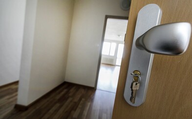 Platbu za nájom si môžeš odložiť, poslanci schválili niektoré nové opatrenia. Dlh si ťa však počká Platbu za nájom si môžeš odložiť, poslanci schválili niektoré nové opatrenia. Dlh si ťa však počká