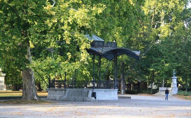 Platzspitz: Park plný mrtvol aneb švýcarský ráj pro narkomany, kde se denně použily tisíce stříkaček Platzspitz: Park plný mrtvol aneb švýcarský ráj pro narkomany, kde se denně použily tisíce stříkaček