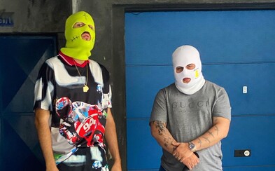 Plné kapsy, břicho a nos. Pil C, Loko Loko a Daweed Hustle rapují z helikoptéry Plné kapsy, břicho a nos. Pil C, Loko Loko a Daweed Hustle rapují z helikoptéry