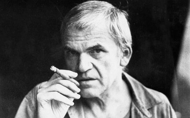 Po internetu se šířil hoax, že zemřel Milan Kundera. Informaci údajně zveřejnil italský mistr fake news Po internetu se šířil hoax, že zemřel Milan Kundera. Informaci údajně zveřejnil italský mistr fake news