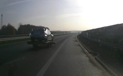 Po polské dálnici se řítila naložená autonomní odtahovka, která by vyděsila nejednoho řidiče Po polské dálnici se řítila naložená autonomní odtahovka, která by vyděsila nejednoho řidiče