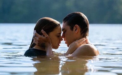 Po prvním sexu se změní úplně všechno. Novodobé Fifty Shades of Grey láká vysokoškolským životem plným erotiky Po prvním sexu se změní úplně všechno. Novodobé Fifty Shades of Grey láká vysokoškolským životem plným erotiky