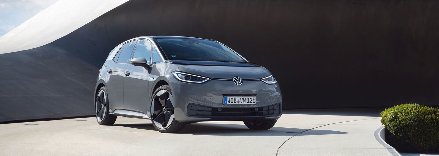 Po značkách Mercedes, Audi či Hyundai už aj Volkswagen oznámil koniec vývoja nových spaľovacích motorov