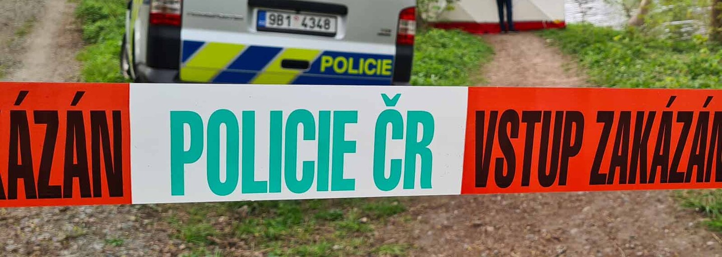 Pobodaný muž vyběhl v Brně na ulici a schoval se v autě stojícím poblíž. To náhodou řídil lékař, který mu zachránil život