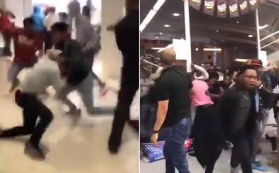 Během Black Friday se lidé opět zbláznili. Rvačka jako v MMA, tlačenice či hádky o televizor Během Black Friday se lidé opět zbláznili. Rvačka jako v MMA, tlačenice či hádky o televizor