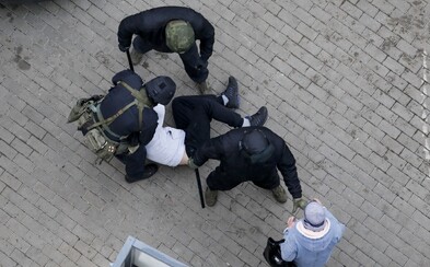 Během nedělních protestů proti Lukašenkovi v Bělorusku zadrželi přes 1 000 lidí Během nedělních protestů proti Lukašenkovi v Bělorusku zadrželi přes 1 000 lidí