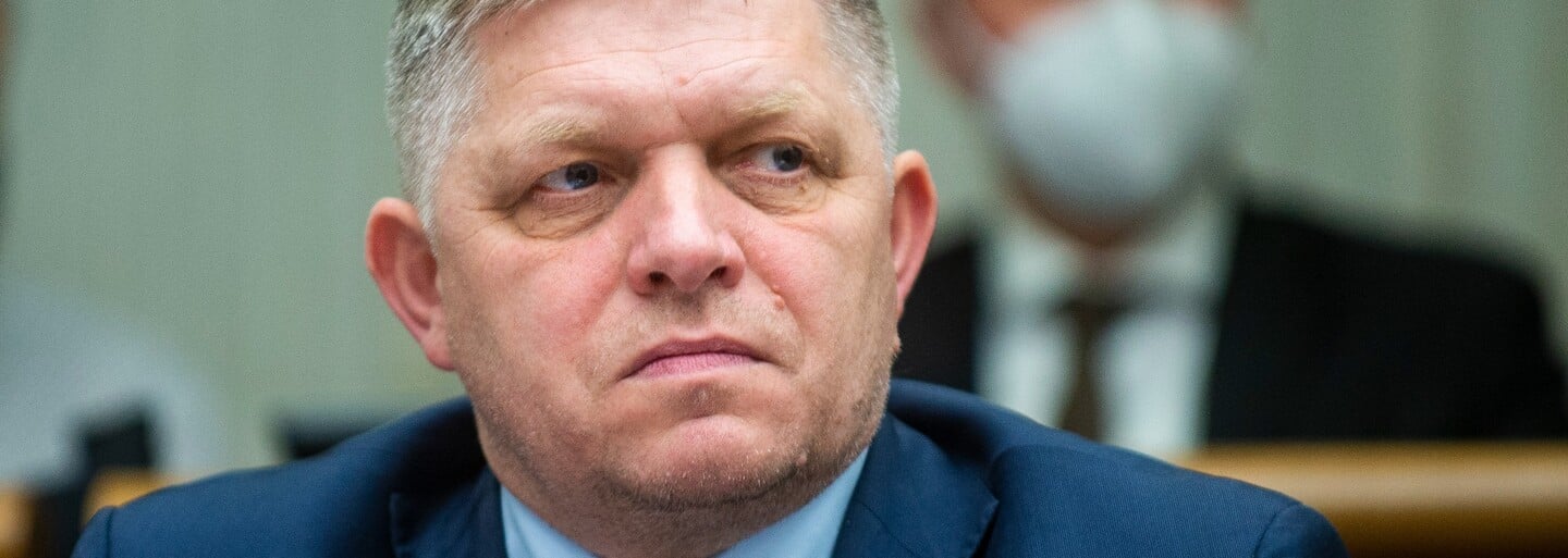 Pod referendum Smeru o páde vlády sa už podpísalo vyše 320-tisíc ľudí. Podľa prezidentky je však jedna otázka v rozpore s ústavou