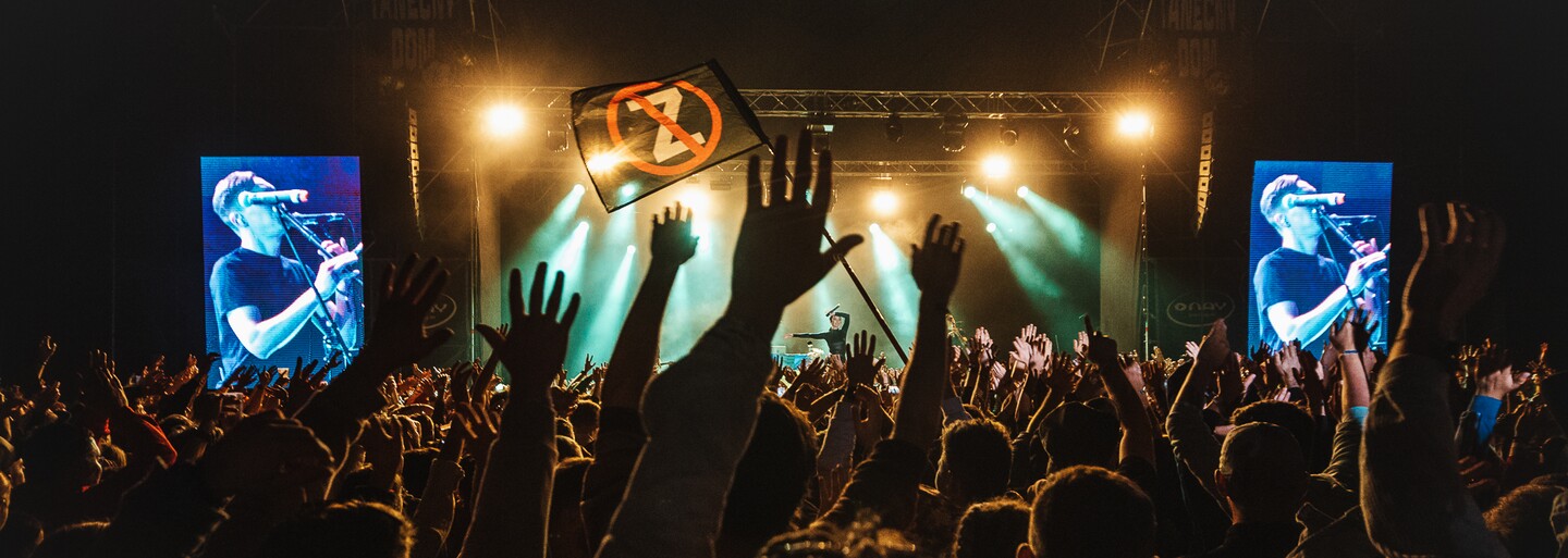 POHODA 2022: Dážď, zmeny a žánrová zmes v podaní Wolf Alice, úžasnej Sigrid, rockerov The Libertines či DJ-a Flumeho (Report)