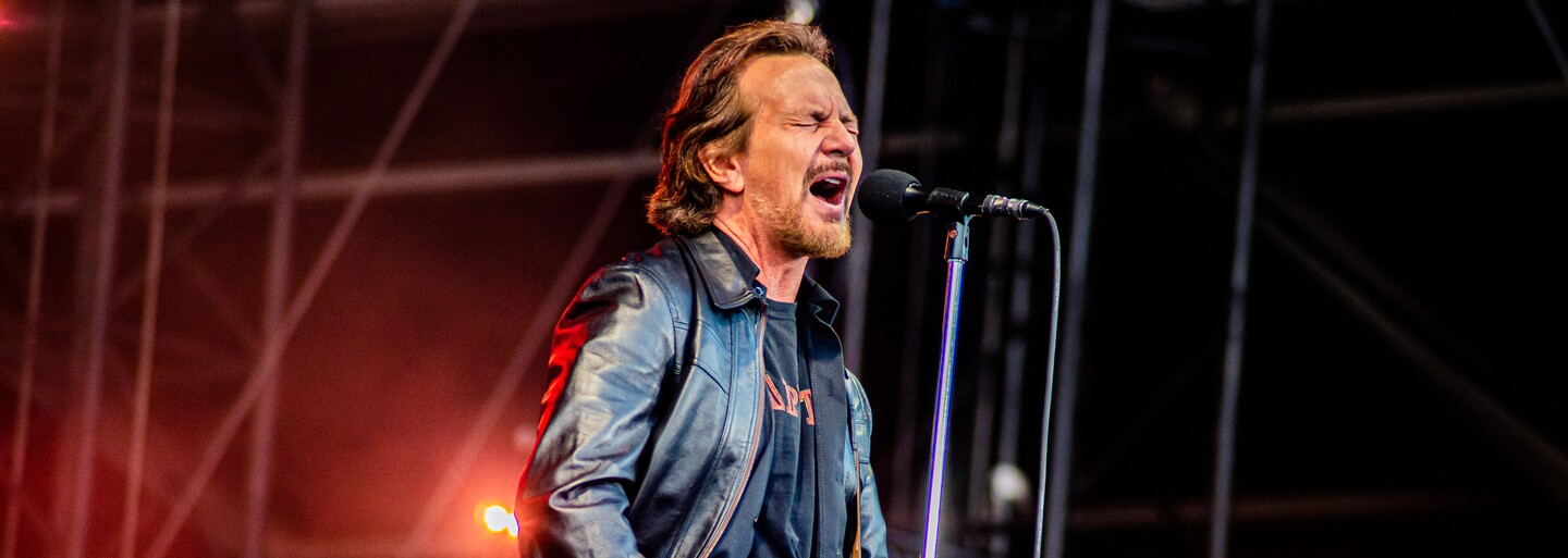 Pojď ven: Vyraz na koncert hvězdného Jeremyho Zuckera, legendy Pearl Jam nebo na Queenie