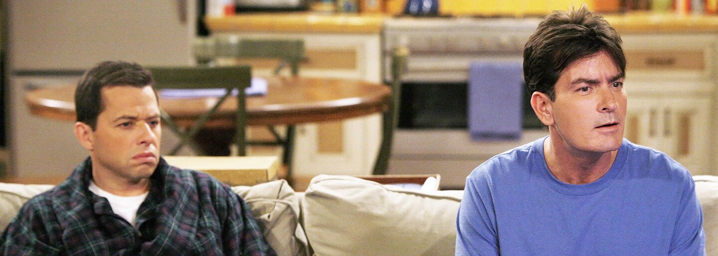 Zkažené scény z Dva a půl chlapa: Charlie Sheen si na natáčení vždy ze všeho dokázal dělat srandu