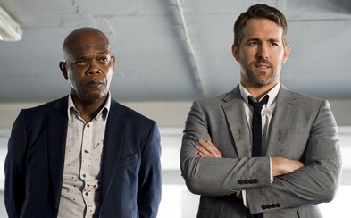 Pokračování komedie Hitman's Bodyguard dostává první trailer. Ryan Reynolds v něm pomáhá Salmě Hayek s chladnokrevným zabíjením Pokračování komedie Hitman's Bodyguard dostává první trailer. Ryan Reynolds v něm pomáhá Salmě Hayek s chladnokrevným zabíjením