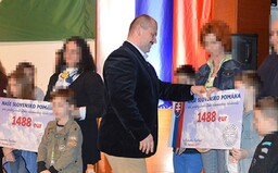 Pokračuje súd s Marianom Kotlebom, za prejavy extrémizmu s „1488“ šekmi mu hrozí 8 rokov za mrežami (aktualizujeme)