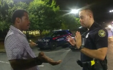 Policajta z Atlanty, ktorý minulý týždeň zastrelil Afroameričana Raysharda Brooksa, obvinili z vraždy. Hrozí mu trest smrti Policajta z Atlanty, ktorý minulý týždeň zastrelil Afroameričana Raysharda Brooksa, obvinili z vraždy. Hrozí mu trest smrti