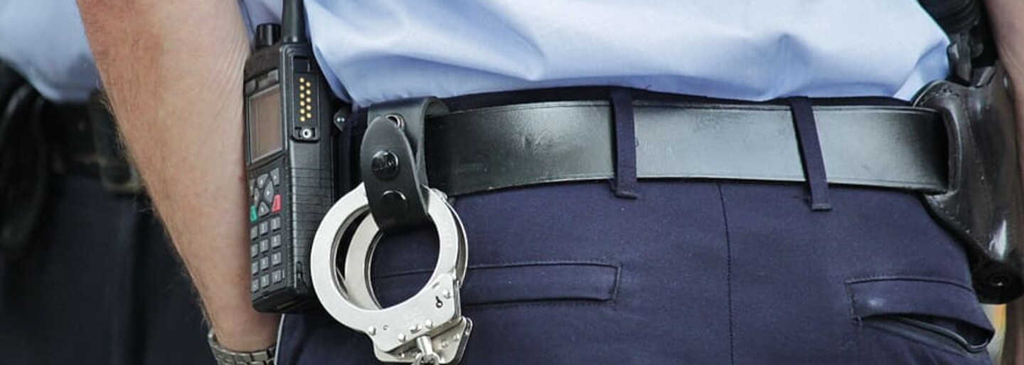 Policajti na Filipínach donútili muža robiť 300 drepov. Zomrel od vyčerpania