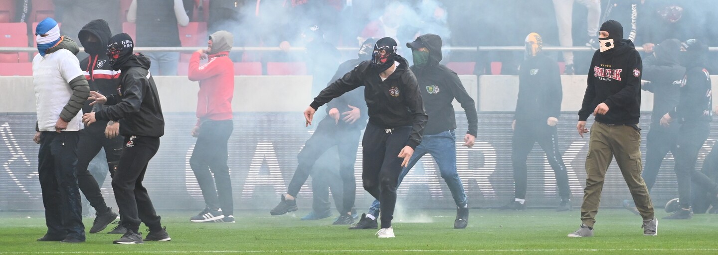 Polícia bude vymáhať od Spartaku Trnava desaťtisíce eur za zásah počas derby so Slovanom