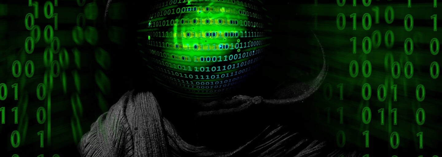 Polícia klepla po prstoch Slovákovi, ktorý prevádzkoval nelegálny e-shop. Cez dark web predával zbrane aj drogy