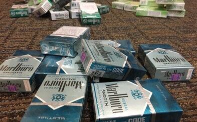 Policie dopadla muže, který se pravidelně skrýval ve ventilační šachtě supermarketu. Kradl zejména alkohol a cigarety Policie dopadla muže, který se pravidelně skrýval ve ventilační šachtě supermarketu. Kradl zejména alkohol a cigarety