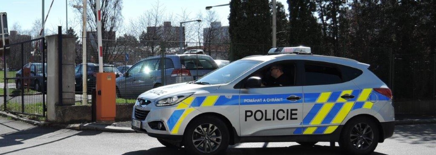 Policie našla vůz muže podezřelého z vraždy ženy v Praze