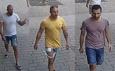 Policie zadržela na letišti muže, kteří brutálně napadli číšníka v centru Prahy Policie zadržela na letišti muže, kteří brutálně napadli číšníka v centru Prahy