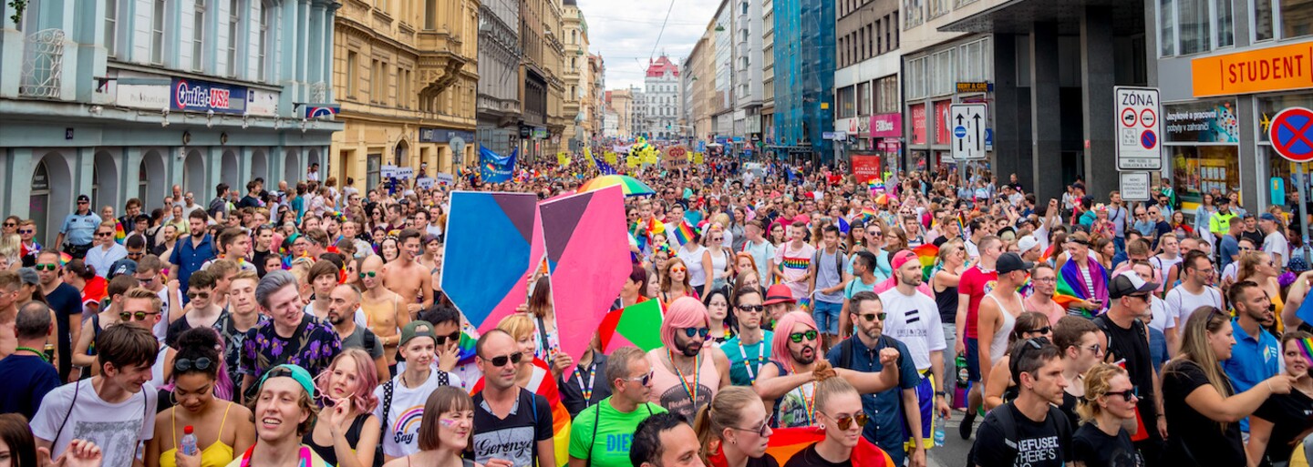 Policisté chodí hlídat Prague Pride rádi, ve vzduchu se vznáší láska, říká mluvčí festivalu
