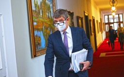 Politolog: Racionalita rozpuštění Sněmovny mi uniká. Kdyby Zeman jmenoval úřednickou vládu, mohlo by to ovlivnit tender Dukovan