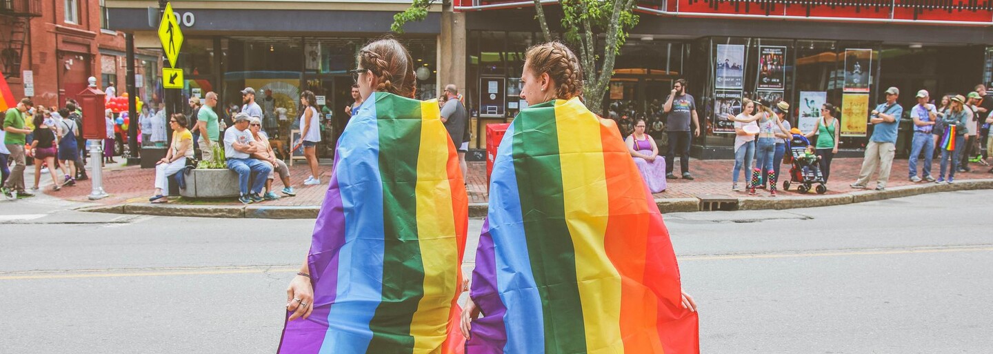 Poľská olympionička sa po zisku medaily poďakovala svojej partnerke, aj keď v Poľsku LGBT+ komunitu utláčajú