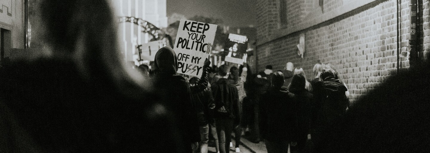 Poľskí školáci si môžu zlepšiť známku, ak napíšu básničku proti potratom alebo antikoncepcii