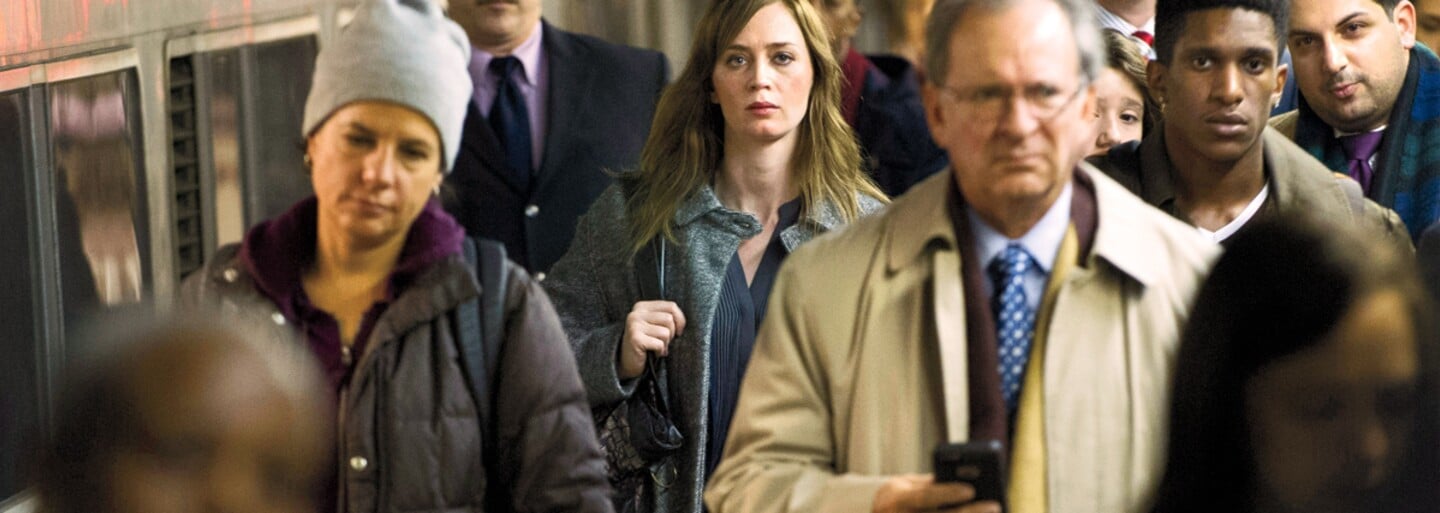 Ponurý thriller The Girl on the Train nás zavedie do prostredia plného lží a intríg