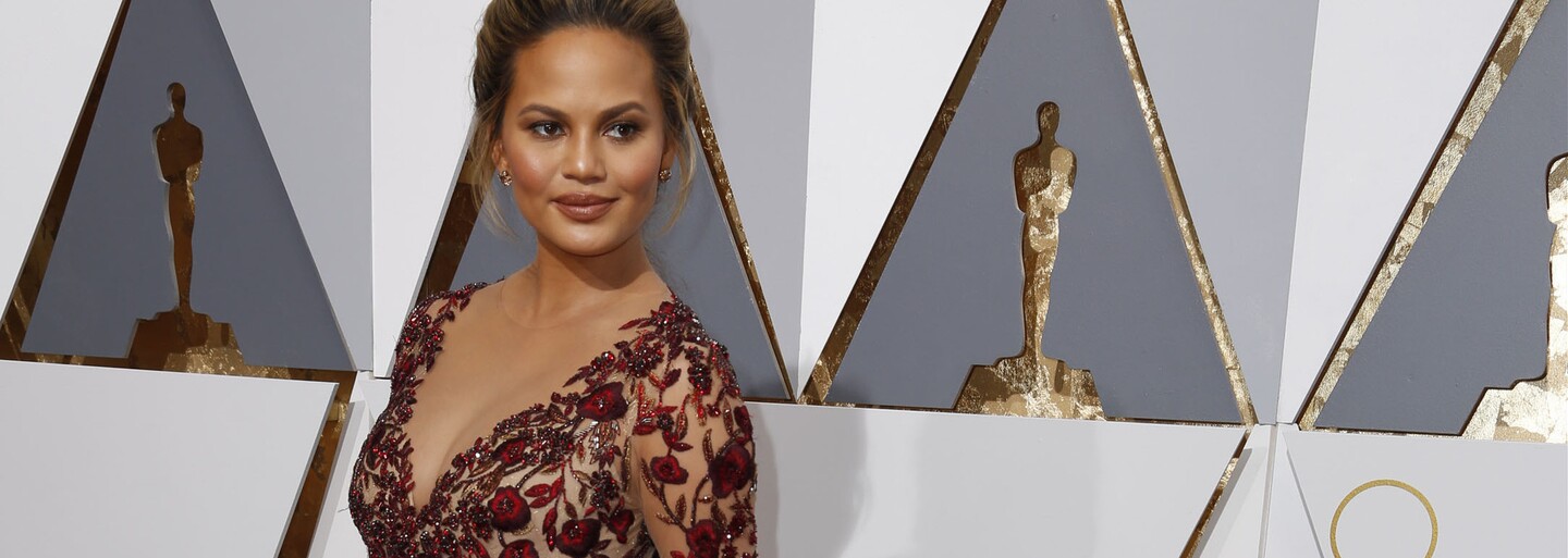 Pořádná dávka jarní inspirace od čerstvé maminky a modelky Chrissy Teigen