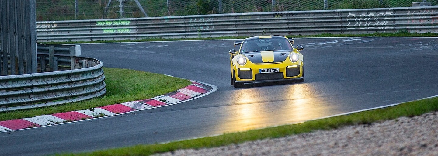 Porsche je opäť kráľom Nürburgringu. 911 GT2 RS predviedlo rekordnú jazdu na Severnej slučke