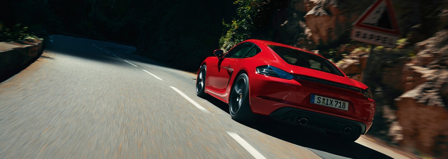 Porsche otáčí a v 718 nahrazuje čtyřválec šestiválcem o 400 koních