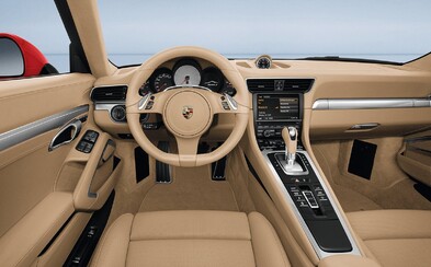 Porsche rieši kuriózny problém. Svojim zákazníkom musí značka preplatiť slnečné okuliare Porsche rieši kuriózny problém. Svojim zákazníkom musí značka preplatiť slnečné okuliare