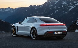 Porsche chce 500 dolarů za sportovně znějící MP3ku. Elektromobil Taycan ji bude hrát do exteriéru