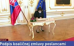 Poslanci podľa Richarda Rašiho šíria koronavírus v priamom prenose. Koaličnú zmluvu podpisovali jedným perom bez rukavíc