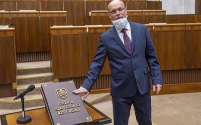 Poslanec od Kotlebu naložil Kuffovi: Koronavírus je vážne ochorenie, videl som umierať pacientov, nie je to bohviečo