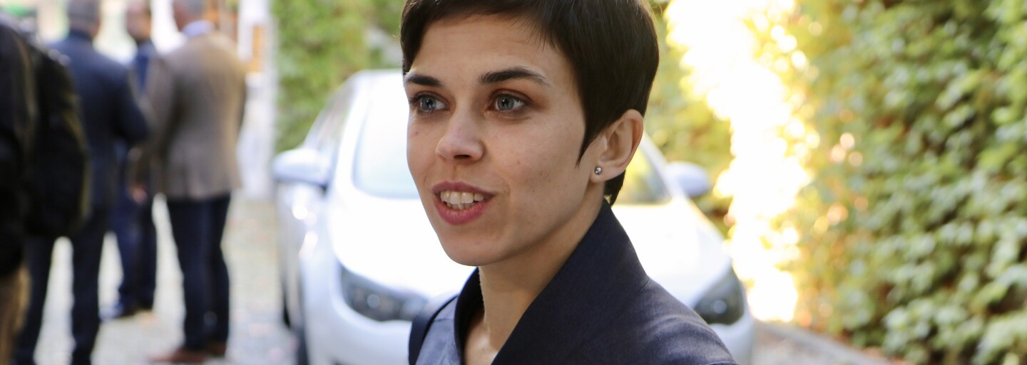 Poslankyni Olze Richterové někdo rozbil okno v kanceláři. Věc předala policii
