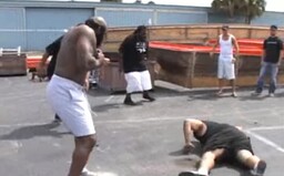Pouliční bitkař Kimbo Slice ničil jednoho soupeře za druhým, dostal se do UFC a stal se světovou hvězdou MMA