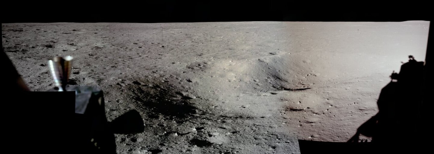 Povrch Mesiaca vo vysokých detailoch zo záberov astronautov misie Apollo 11 odkrýva všetku svoju krásu
