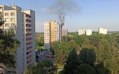 Požár v Bohumíně zřejmě způsobil úmyslně jeden ze sousedů. Dveře rodiny měl polít benzínem Požár v Bohumíně zřejmě způsobil úmyslně jeden ze sousedů. Dveře rodiny měl polít benzínem