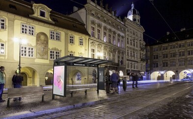Praha sa môže pýšiť prvou multifunkčnou zastávkou, kde si môžete nabiť telefón či pripojiť sa na wifi Praha sa môže pýšiť prvou multifunkčnou zastávkou, kde si môžete nabiť telefón či pripojiť sa na wifi