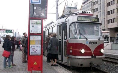 Praha se přiblíží k 21. století. Jízdenku za MHD bude možné příští rok konečně zaplatit online či mobilem, půjde nahrát i na bankovní kartu Praha se přiblíží k 21. století. Jízdenku za MHD bude možné příští rok konečně zaplatit online či mobilem, půjde nahrát i na bankovní kartu