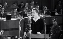 Praha si připomene 70. výročí od popravy Milady Horákové. Nahrávky z procesu budou znít sirénami a metrem