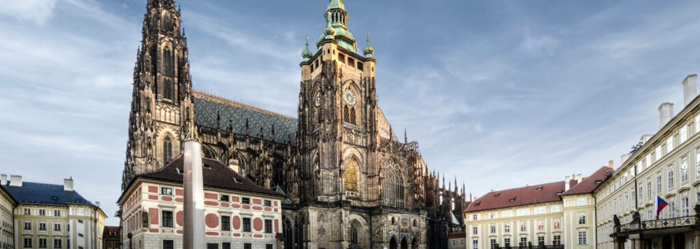 Pražský hrad je 8. nejoblíbenější původně královskou rezidencí na světě