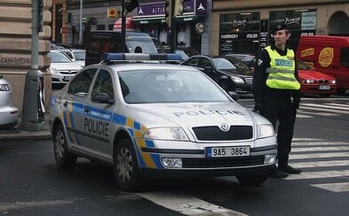 Pražští policisté obvinili prvního člověka ze schvalování teroristického útoku na mešity. Hrozí mu až 15 let Pražští policisté obvinili prvního člověka ze schvalování teroristického útoku na mešity. Hrozí mu až 15 let